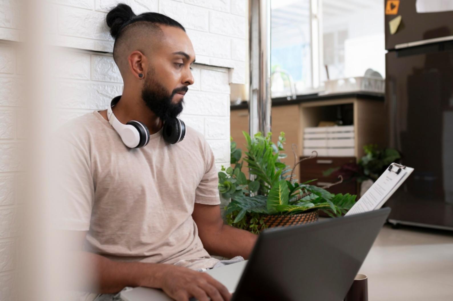 Percorso di meditazione immerso nella natura